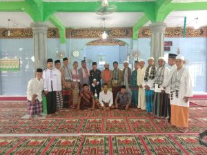 Camat Karang Dapo Terapkan Safari Sholat Subuh Berjamaah Dan Sosialisasikan Vaksinasi Covid-19