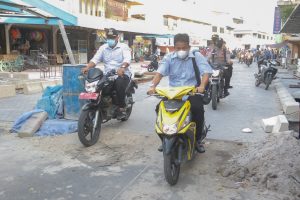 Pantau Pembangunan Jalan di Belakangpadang, Rudi: Saya Pantau Langsung Agar Masyarakat Menikmati Pembangunan Yang Sempurna
