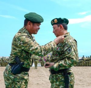 Dikukuhkan Warga Kehormatan Kostrad, Kapolri : TNI-Polri Terus Bersinergi Jaga Wibawa Negara dan Rakyat Indonesia