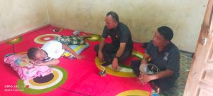 Peduli, Haji Hurmin Jenguk Warga Sukasari Yang Sakit