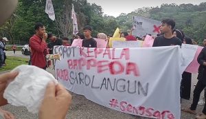 Mahasiswa Sarolangun Tuntut Kepala Bappeda Dicopot