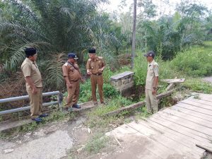Jembatan Penghubung di Desa Batu Putih Butuh Perhatian