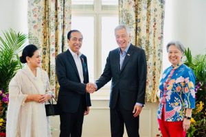 Presiden Jokowi dan Ibu Iriana Hadiri Jamuan Santap Siang Bersama PM Lee