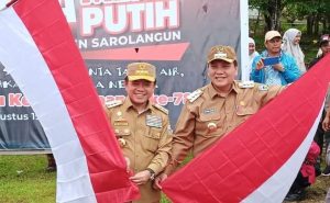 PJ Bupati Sarolangun, Dampingi Gubernur Launching Gerakan Pembagian Bendera Merah Putih