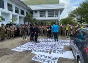 Personil Polres Sarolangun Kawal Aksi Unras Hauling Batu Bara