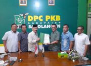Muhammad Fauzi Ambil Formulir Cakada di DPC PKB Sarolangun