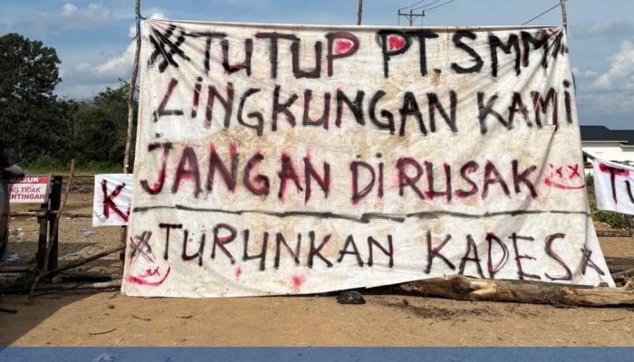 Warga Mengamuk! PT SMM Disegel, Bau Menyengat Diduga Ancam Kesehatan