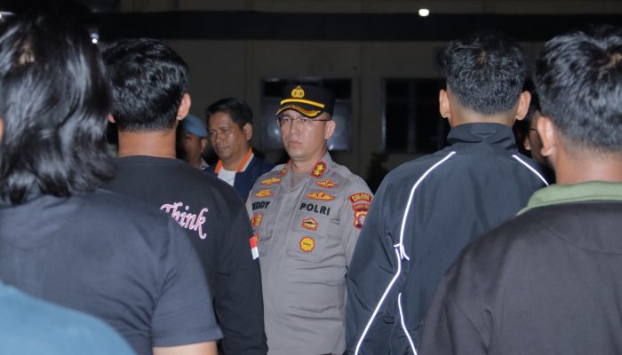 POLRES SERUYAN GELAR APEL SIAGA, KAPOLRES PIMPIN LANGSUNG PENGECEKAN KESIAPSIAGAAN PERSONEL