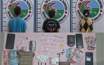 TIGA PELAKU PENGEDAR SABU DI DESA DERANGGA BERHASIL DITANGKAP, 24 PAKET DAN RP 6,4 JUTA DISITA