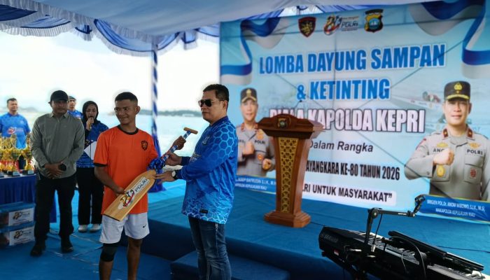 Polresta Barelang Kawal Pesta Anak Pantai dan Lomba Dayung Sampan dalam Rangka Hari Bhayangkara ke 80 di Sekupang