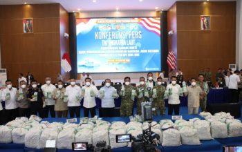Kapolda Kepri Hadiri Konferensi Pers Pemusnahan Barang Bukti Ketamin 1,3 Ton
