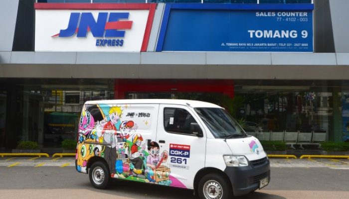 Sambut HUT ke-36, JNE Hadirkan Kolaborasi Eksklusif dengan Semangat Kreatif “Melesat Hebat”